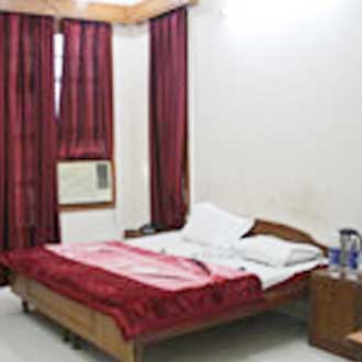 Maruti Hotel, Jammu 3